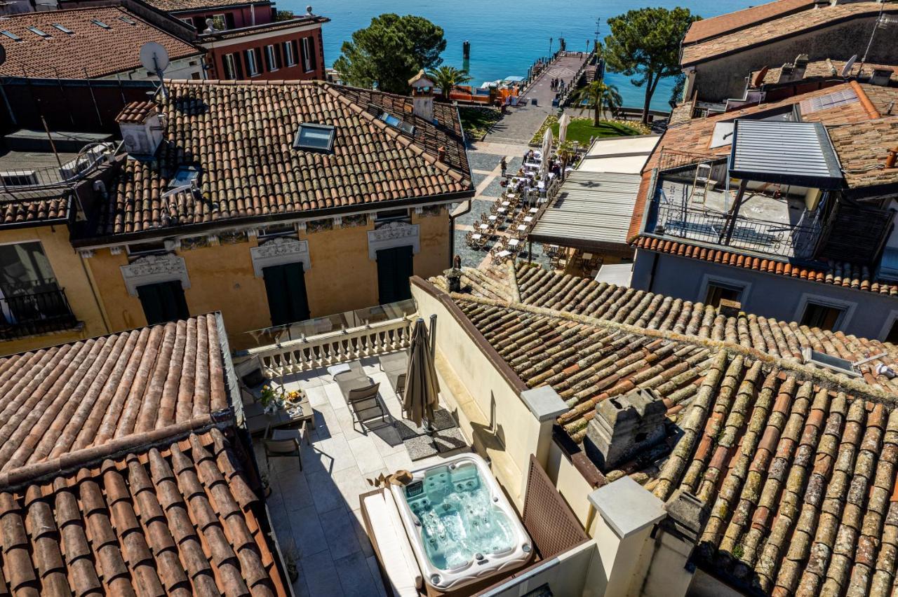 Crocus Apartments Sirmione Bagian luar foto